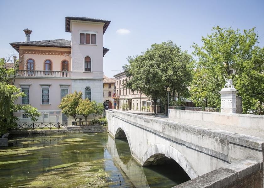 Veneto Portogruaro Exterior Detail