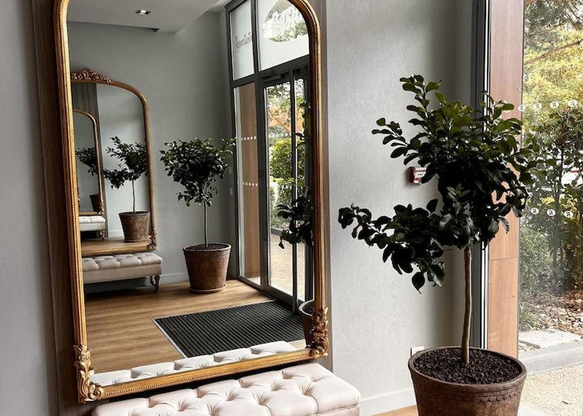Ile-de-France Guyancourt Lobby