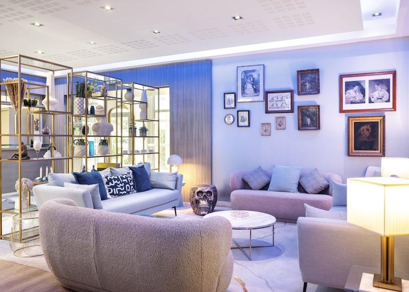 Ile-de-France Guyancourt Lobby