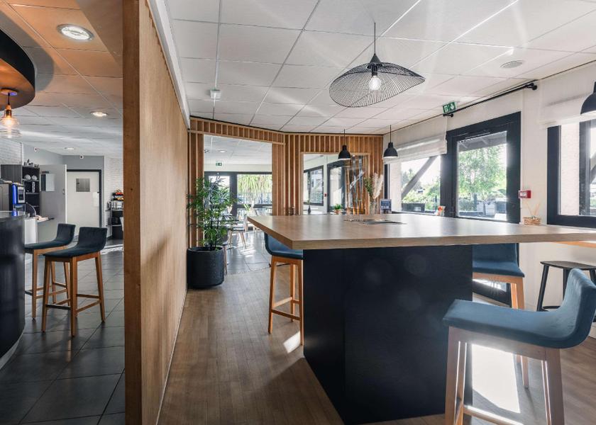 Brittany Tregueux business center