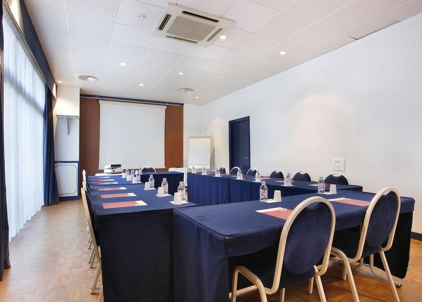 Brittany Vezin-le-Coquet Meeting facility
