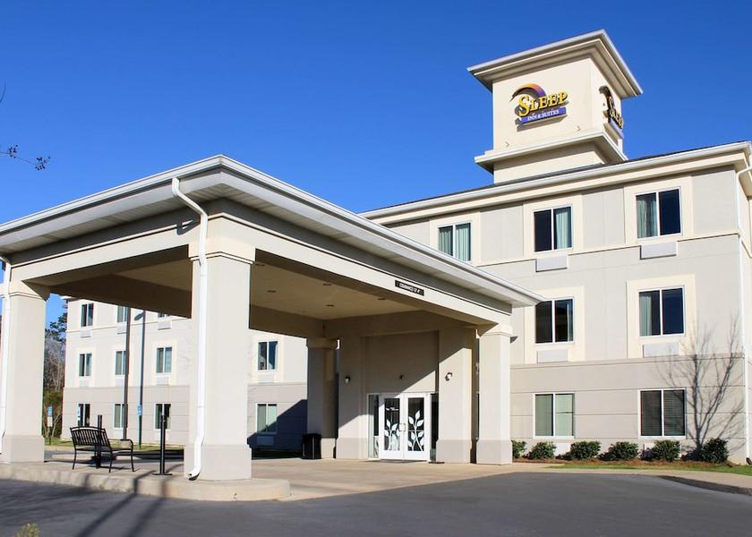 Alabama Evergreen Exterior Detail