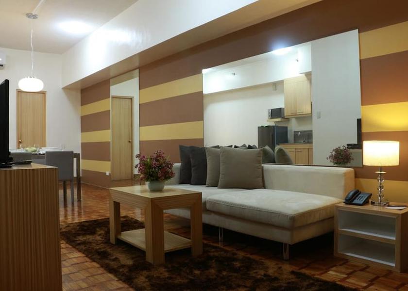  Makati Living area