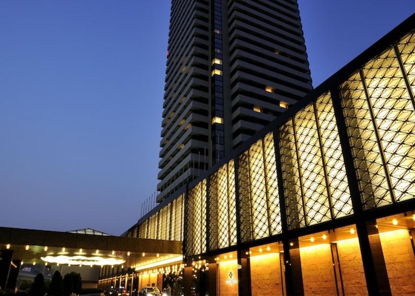Hyogo Kobe Front of property - evening/night