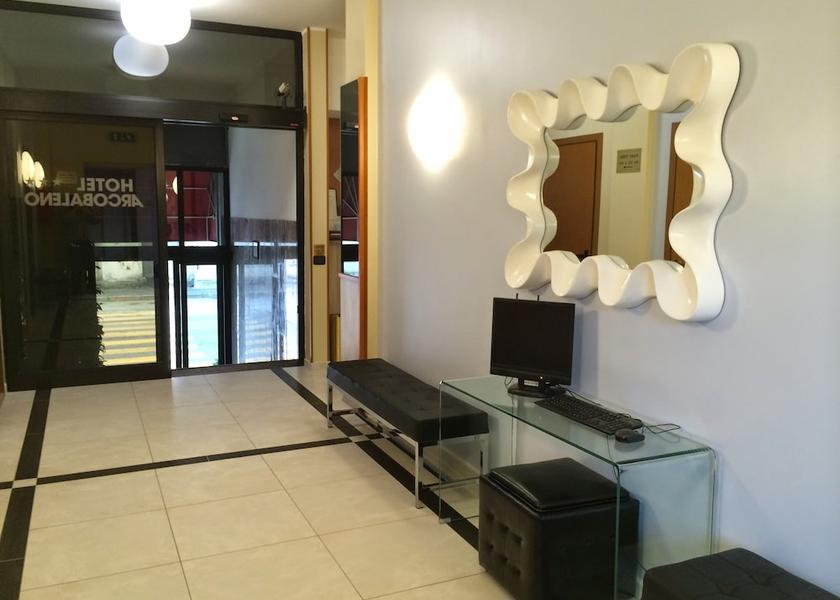 Lombardy Vimodrone Interior Entrance