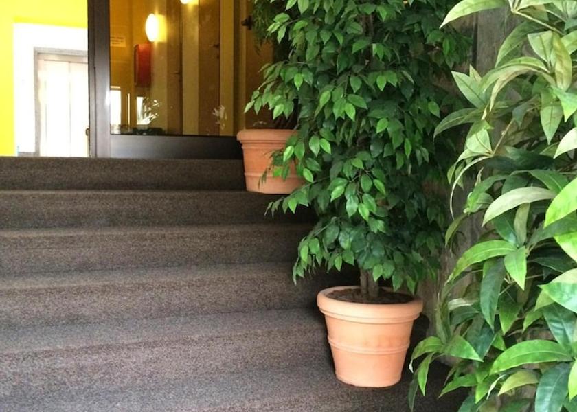 Lombardy Vimodrone Property entrance