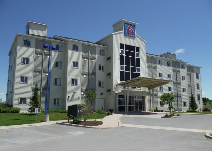 Ontario Kingston Entrance