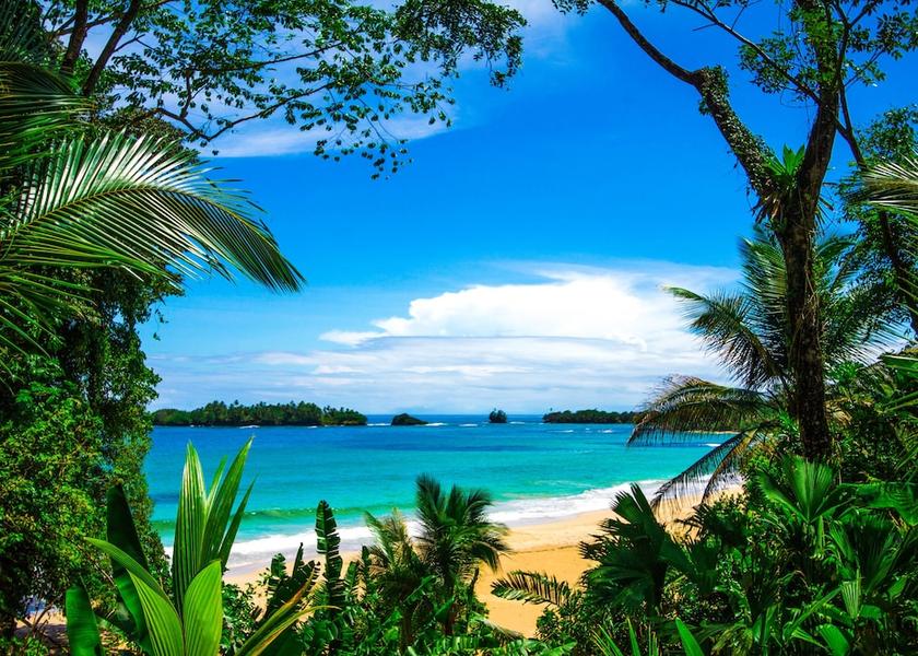 Bocas del Toro Isla Bastimentos Entrance
