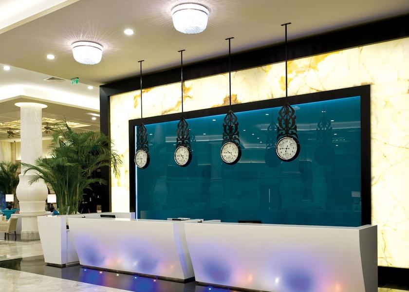 Izmir Menderes Lobby