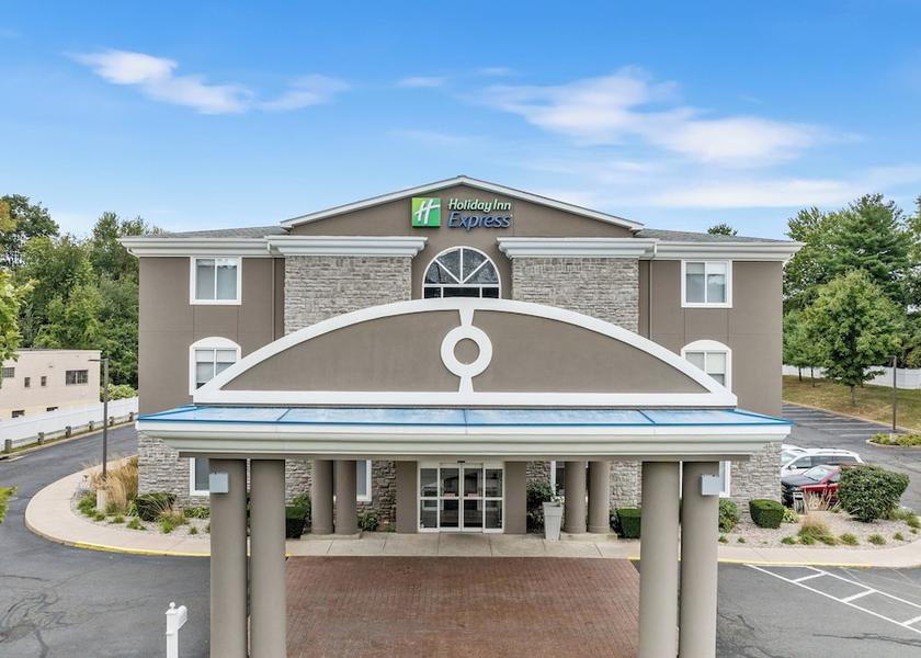 Connecticut Newington Exterior Detail