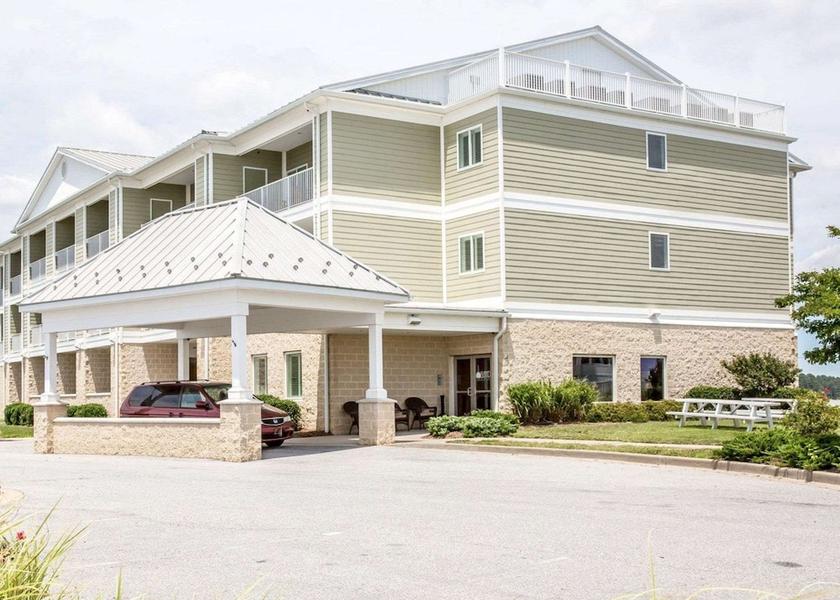 Maryland Piney Point Exterior Detail