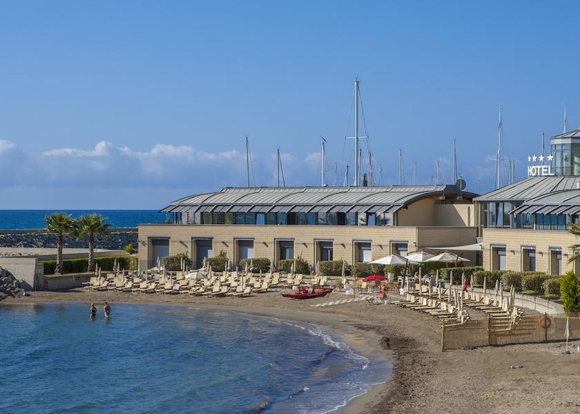 Liguria San Lorenzo al Mare Front of property