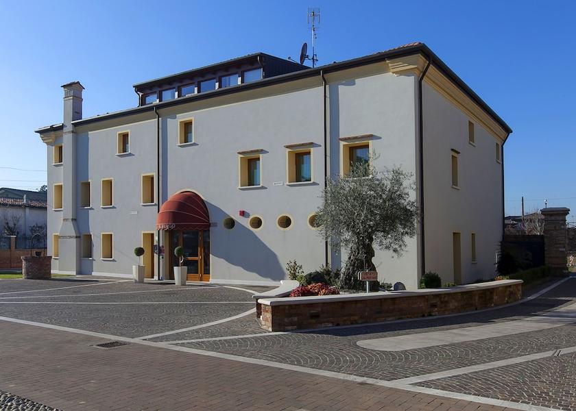 Veneto Campagna Lupia Facade