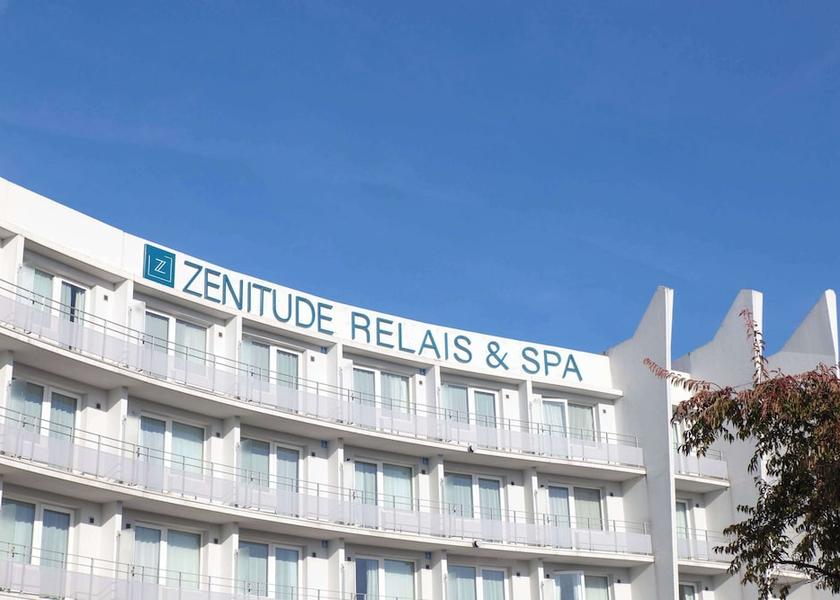 Ile-de-France Roissy-en-France Exterior Detail
