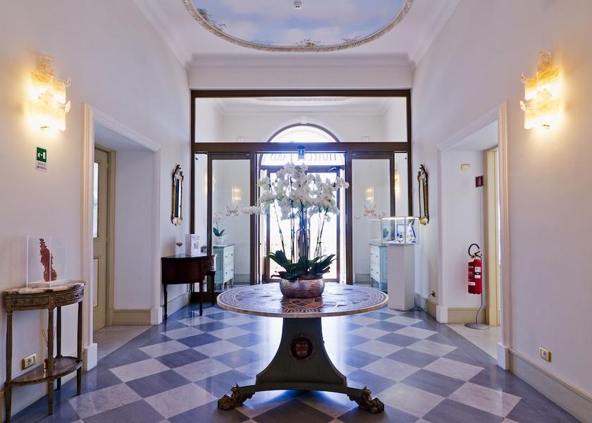 Liguria Sanremo Interior Entrance
