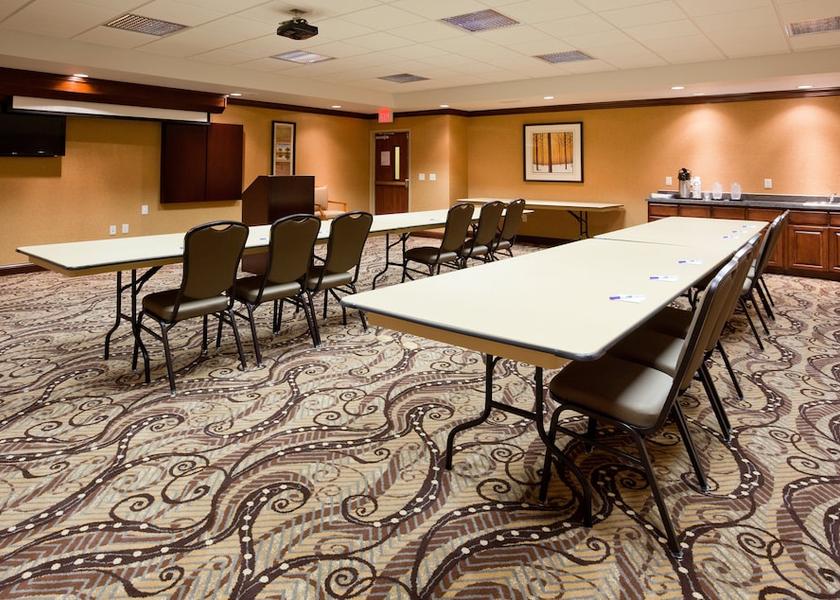 Iowa Mason City Meeting Room