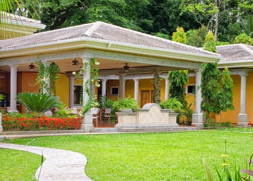 Cortes Omoa Exterior Detail