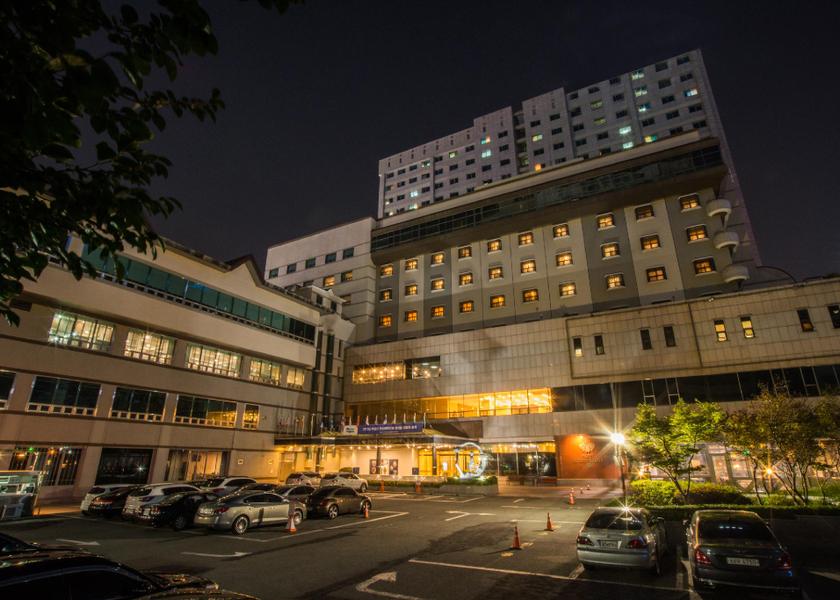 South Gyeongsang Changwon Hotel Exterior