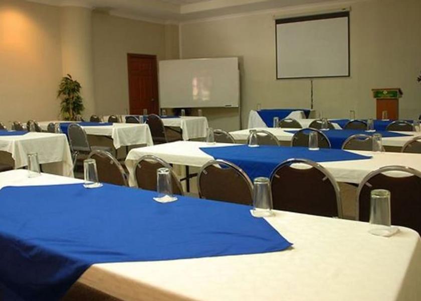  Antiguo Cuscatlán Meeting facility