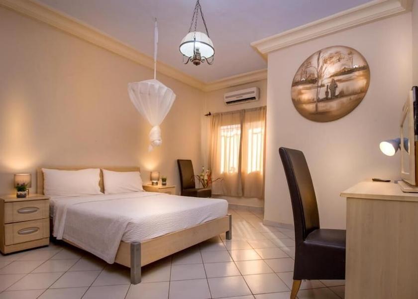  Serrekunda Room