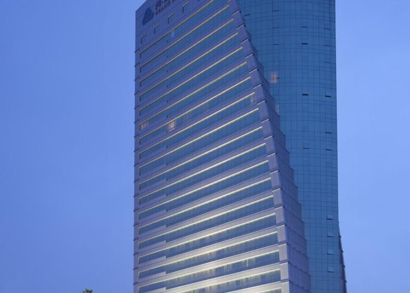 Hunan Yueyang Front of property - evening/night