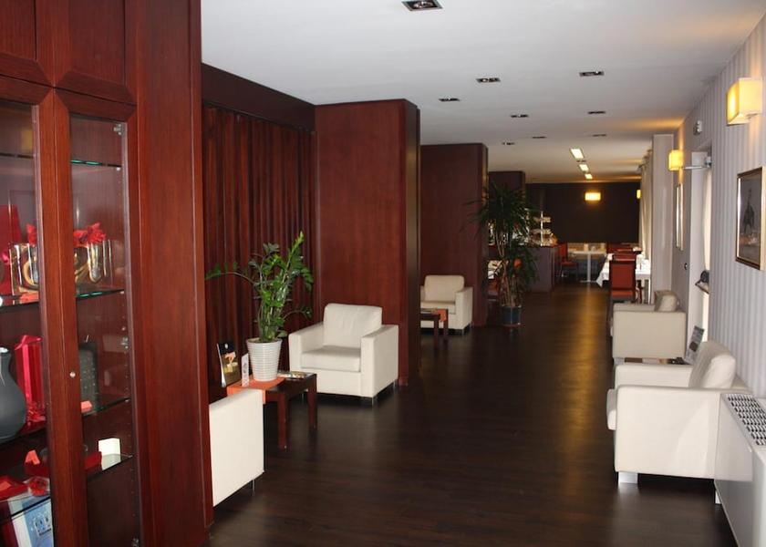 Lombardy Legnano Lobby sitting area