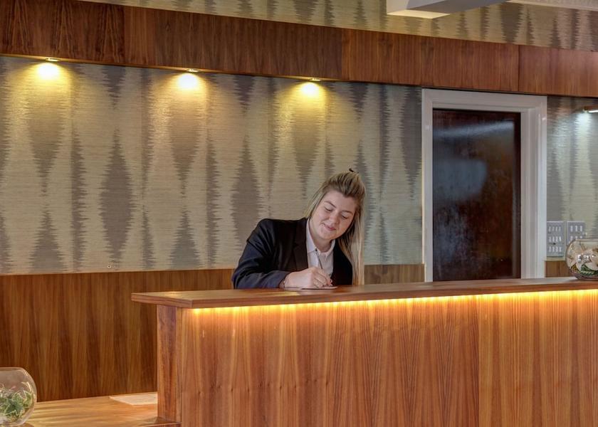 Check-in/check-out kiosk