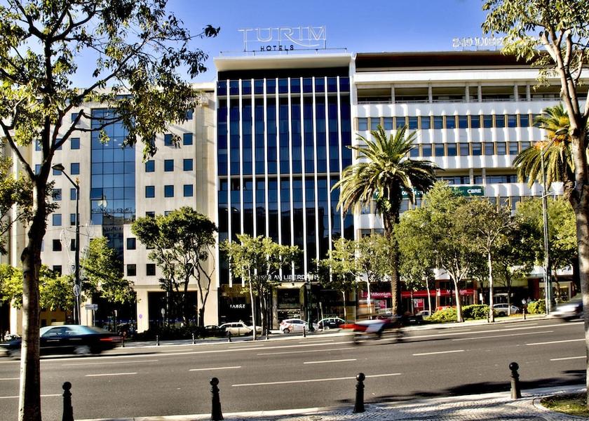  Lisbon Property entrance