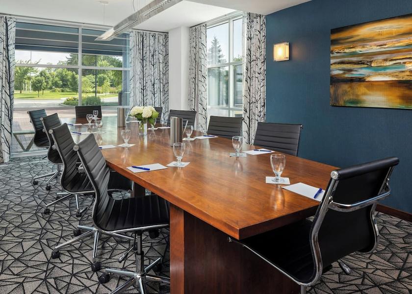 Wisconsin Menomonee Falls Meeting Room