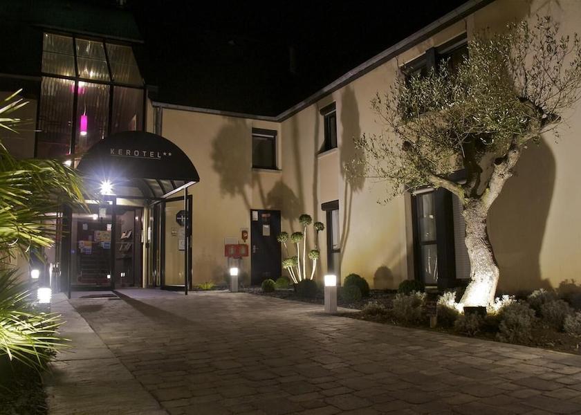 Brittany Lorient Property entrance