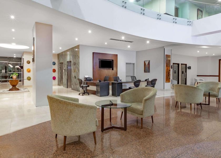 Pichincha Guayaquil Lobby