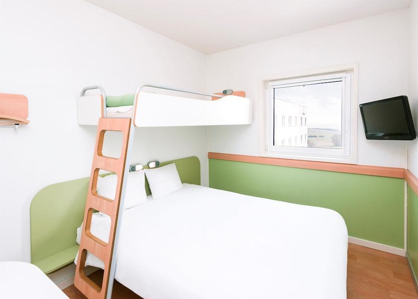  Roeser Room