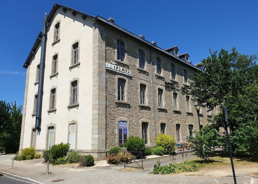 Brittany Dinan Exterior Detail