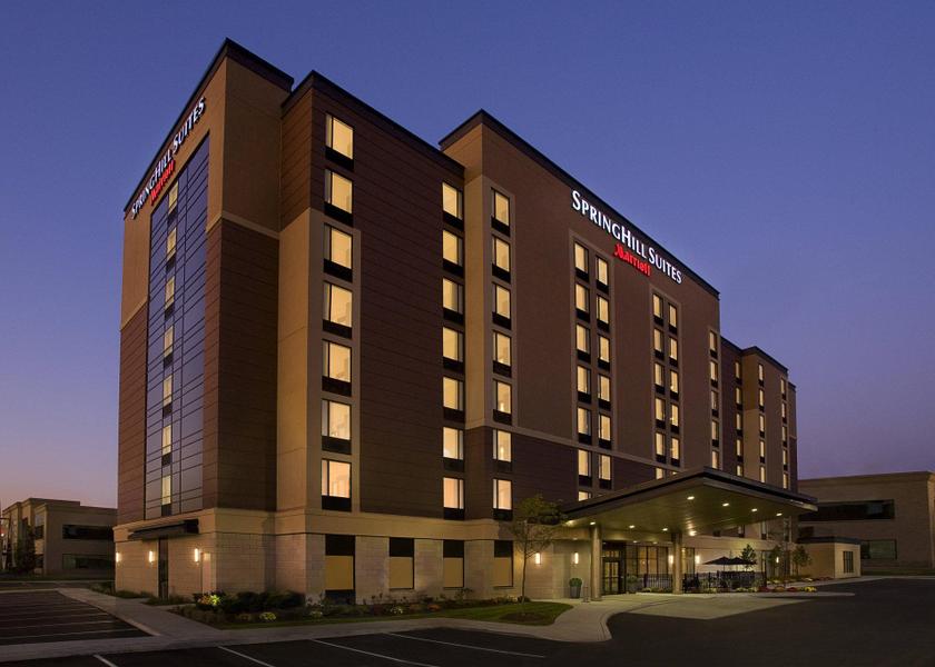 Ontario Vaughan Hotel Exterior