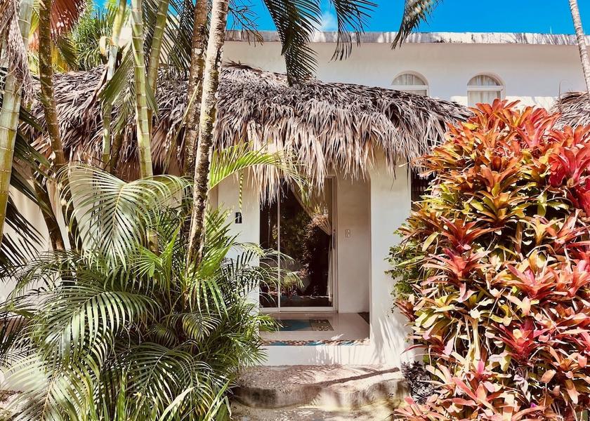 Samana Las Terrenas Interior Entrance