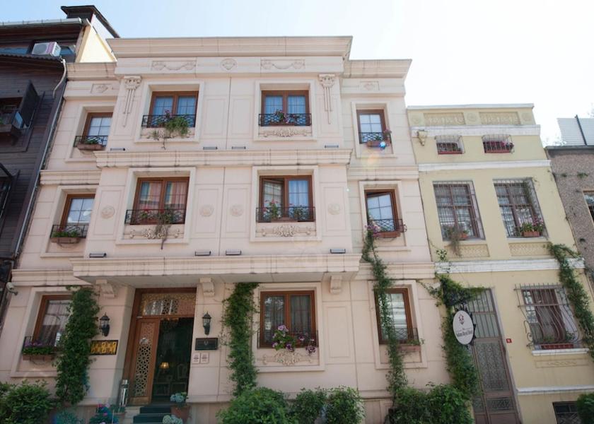  Istanbul Exterior Detail