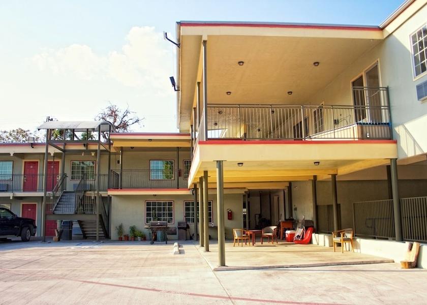 Texas Del Rio Exterior Detail