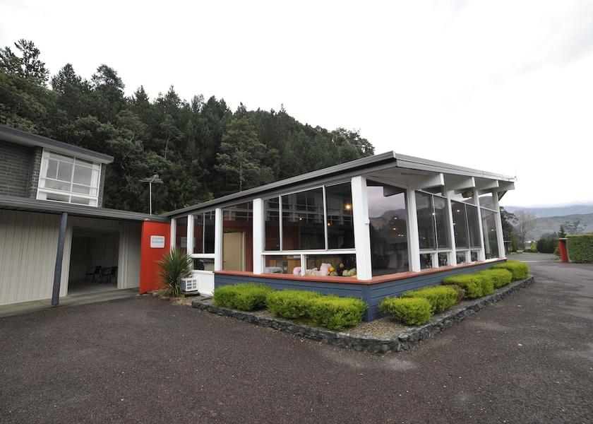 Tasmania Queenstown Reception