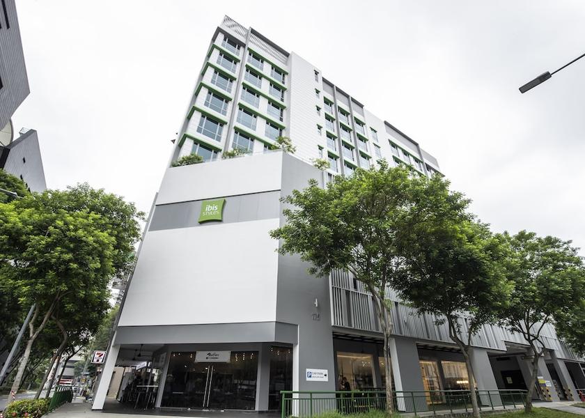  Singapore Exterior Detail