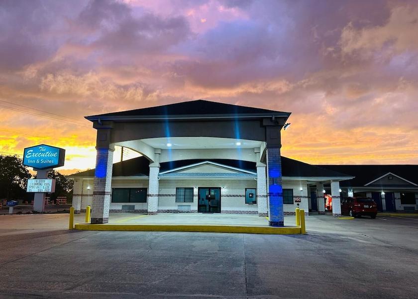 Texas West Columbia Facade