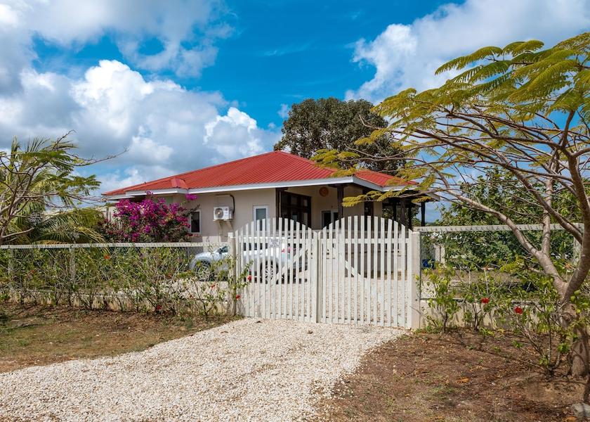 Stann Creek Hopkins Front of property