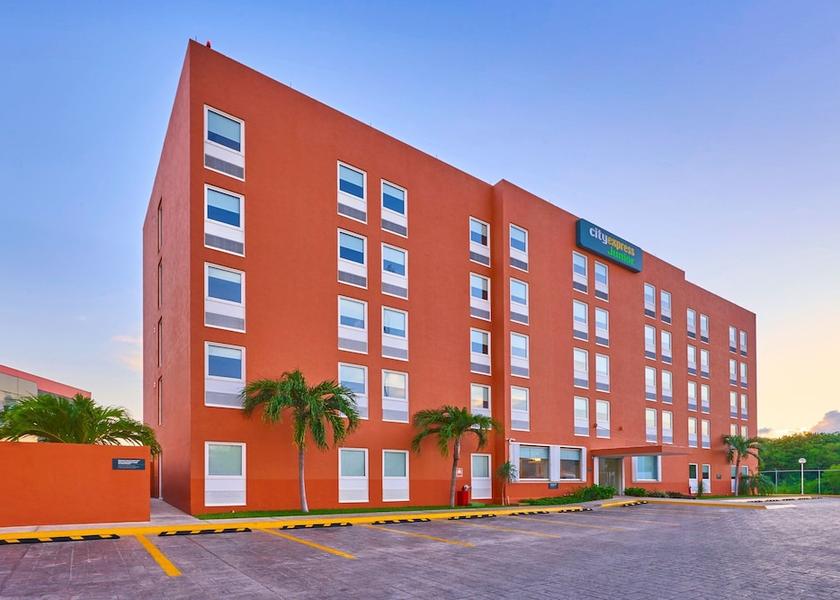 Quintana Roo Cancun Exterior Detail