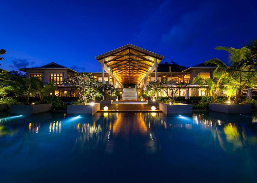  Mahé Island Hotel Exterior