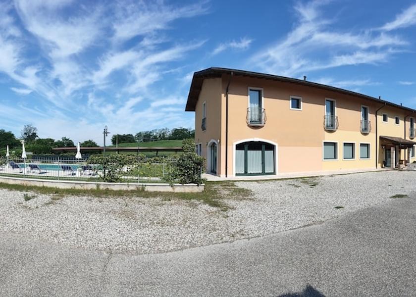 Veneto Valeggio sul Mincio Front of property