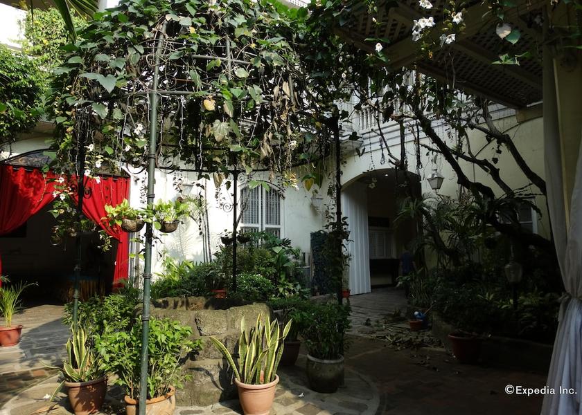 Manila Garden
