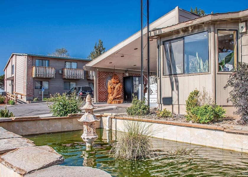 Oregon Madras Exterior Detail