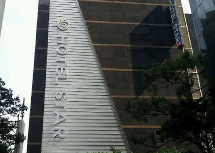  Seoul Exterior Detail