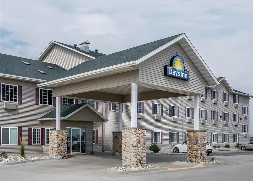 North Dakota Casselton Hotel Exterior