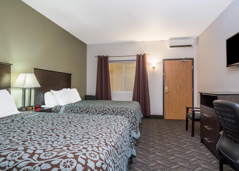 North Dakota Casselton DELUXE, 2 QUEEN BEDS, ACCESSIBLE