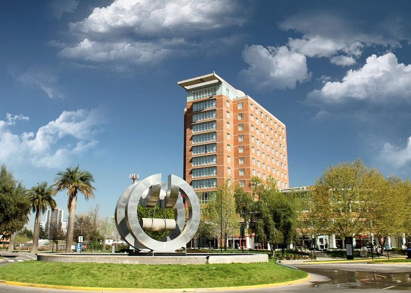 Santiago Santiago Exterior Detail